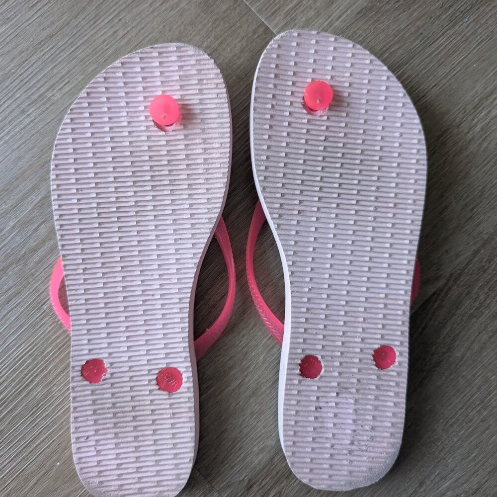 Like New - Havaianas Flip Flop Sandals - Pink Flamingo - Women US 7 - Picture 4 of 4